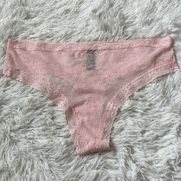 NATORI
ESCAPE THONG - Picture 3 of 7